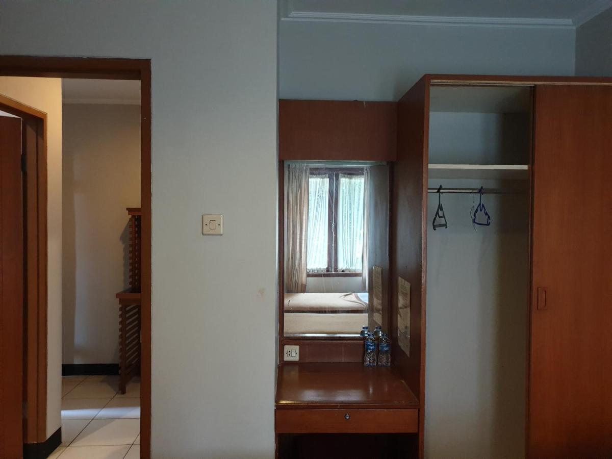 Yehezkiel Hotel Lembang Mitra Reddoorz Exterior photo