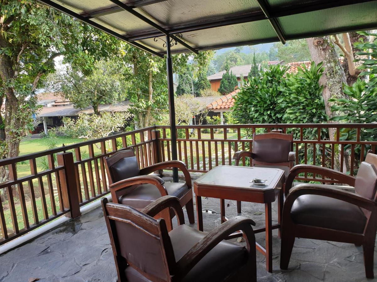 Yehezkiel Hotel Lembang Mitra Reddoorz Exterior photo
