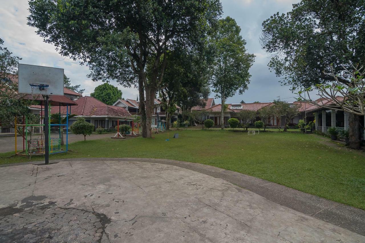Yehezkiel Hotel Lembang Mitra Reddoorz Exterior photo